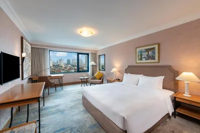 디럭스 킹룸 — Hanoi Daewoo Hotel